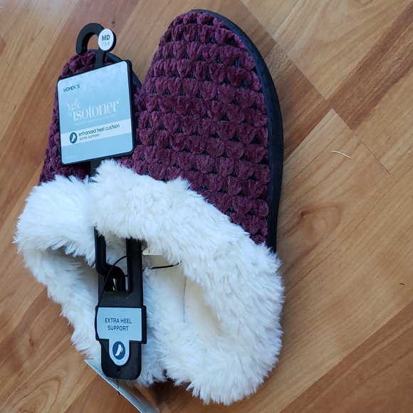 Isotoner slippers - Picture 2 of 3